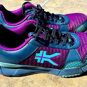 Ladies Size 9.5 Wide KURU Quantum Sneakers